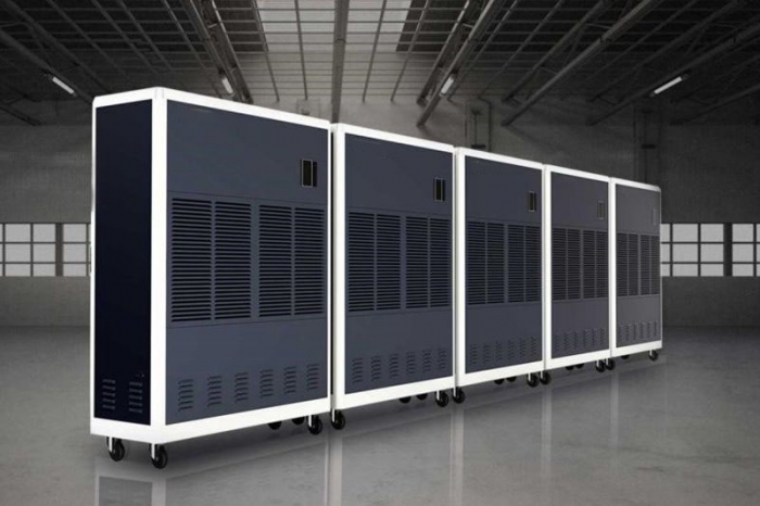 干衣機(jī)隨風(fēng)飄搖，除濕機(jī)逆風(fēng)飛揚(yáng)